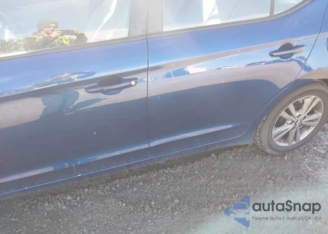 2017 Hyundai Elantra Se z USA, uszkodzony, nr VIN 5NPD84LF7HH136433